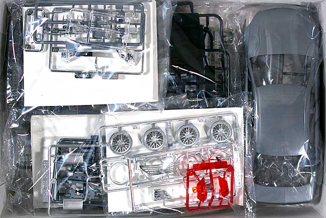 アオシマ ブレーン ESプレミアム 200 クラウン ロイヤルサルーン 1/24