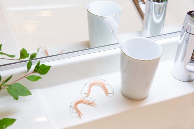 矯正治療を加速する振動装置「V-Pro」の使い方ガイド』 – マウスピース