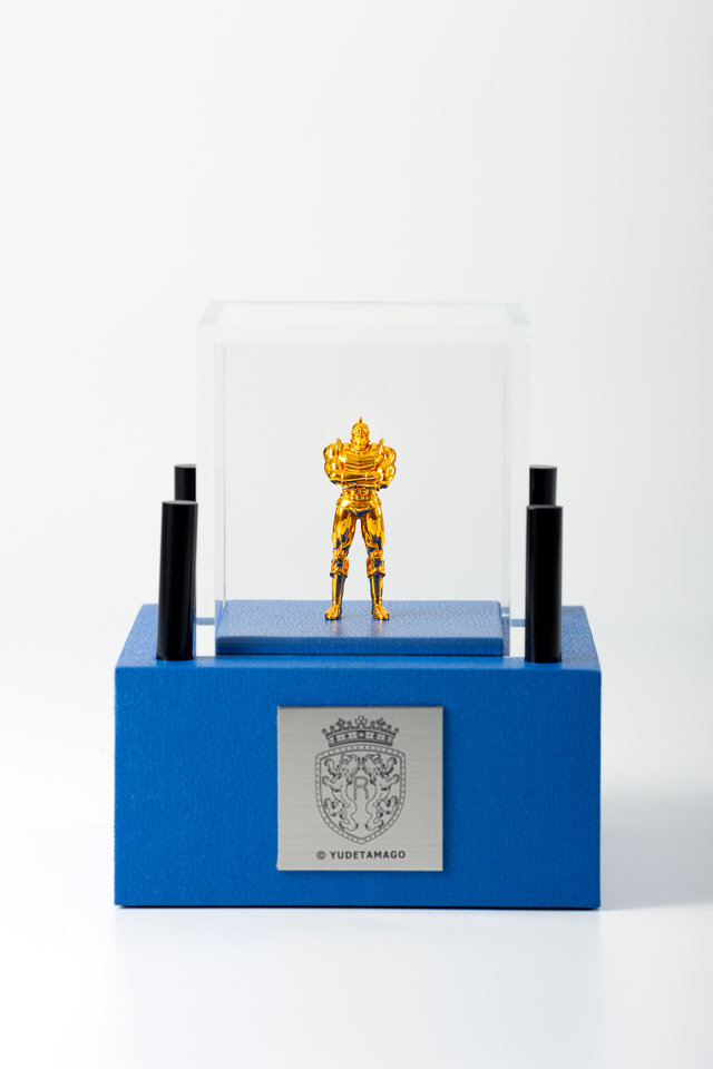 お値段56万円！「キン肉マン」ロビンマスクが純金フィギュアにー特製