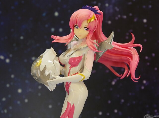 ボディラインもくっきり！劇場版「ガンダムSEED」ラクス・クラインの