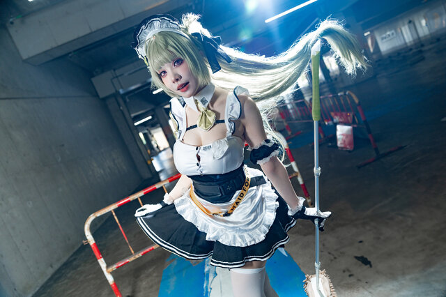コスプレ】無防備すぎる“お掃除メイド”に目が釘付け！『NIKKE』ソーダ
