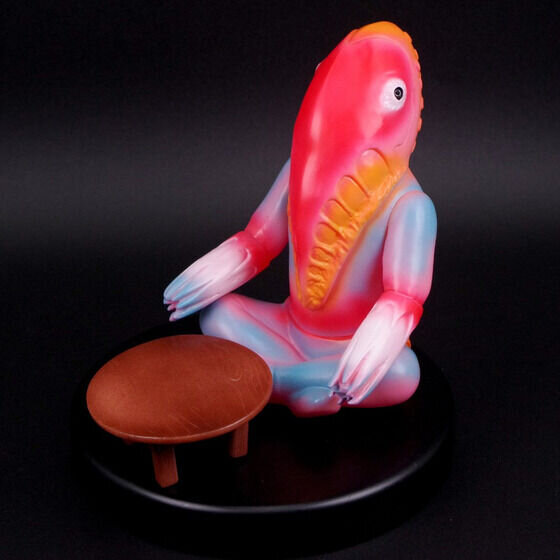 懐かしさ漂う昭和レトロカラー！「ウルトラセブン」人気キャラクターの