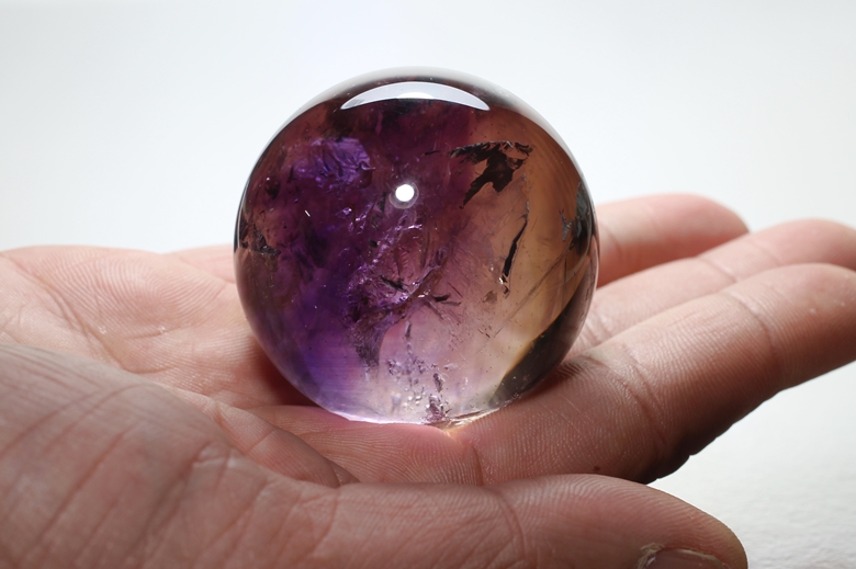 マダガスカル産]水入りアメジストエレスチャル丸玉/スフィア（47.5mm
