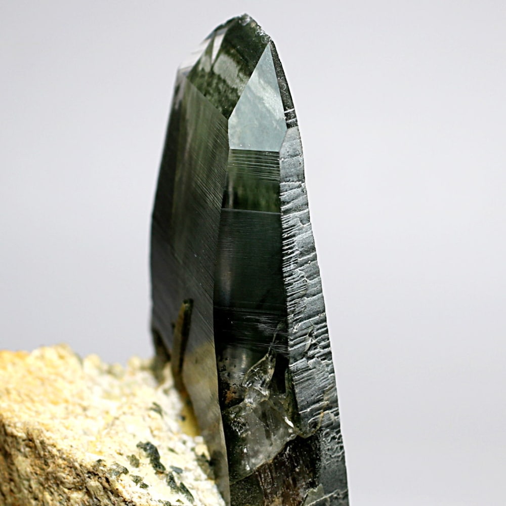 特別価格]ガネッシュヒマール産ヒマラヤ水晶原石ナチュラルポイント