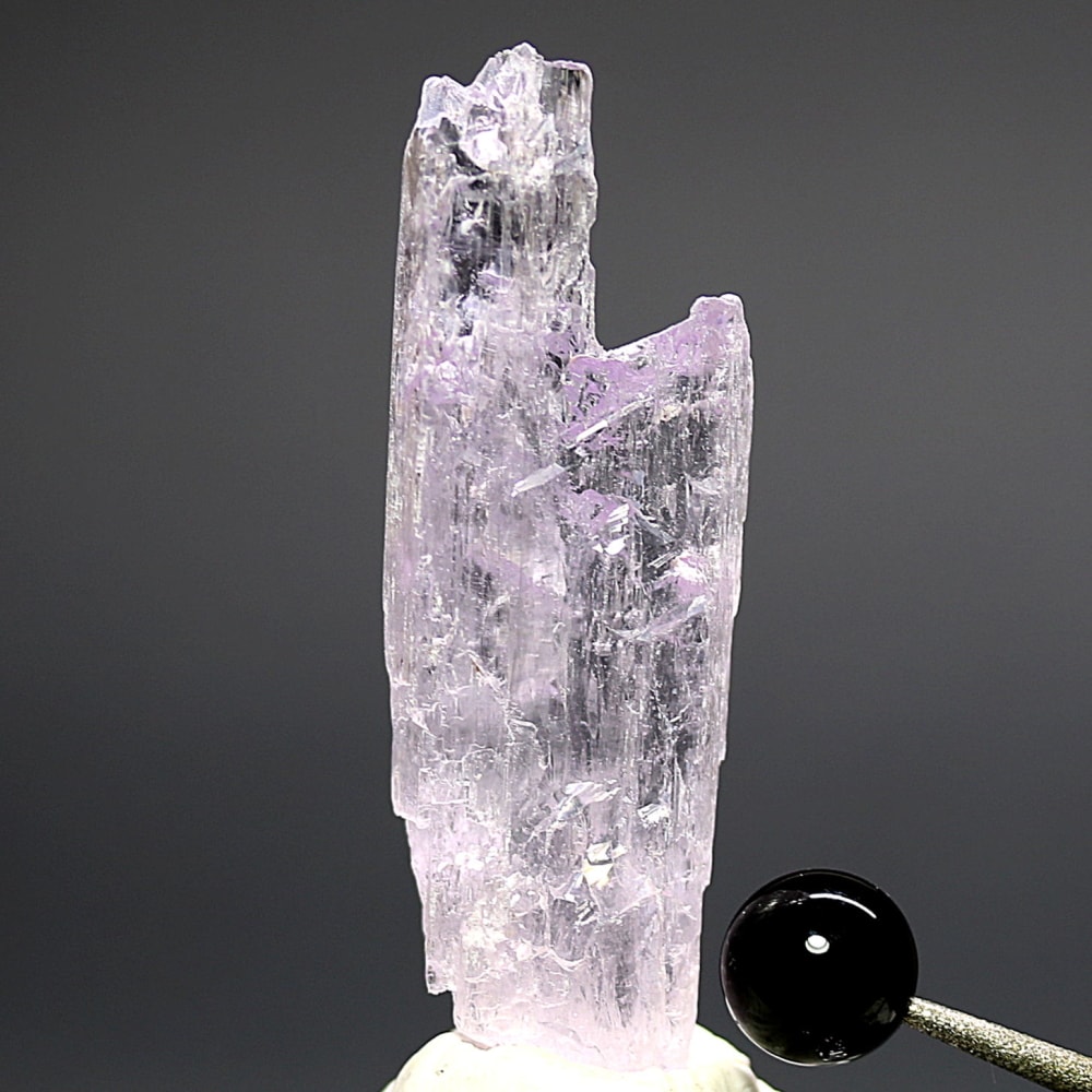 アフガニスタン産]ピンククンツァイト結晶原石（非加熱無着色/14.9g