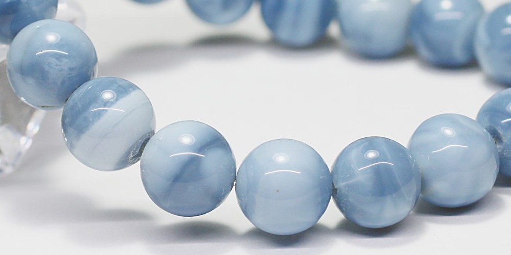 高品質]マダガスカル産ブルーオパールブレスレット（約10.5mm玉