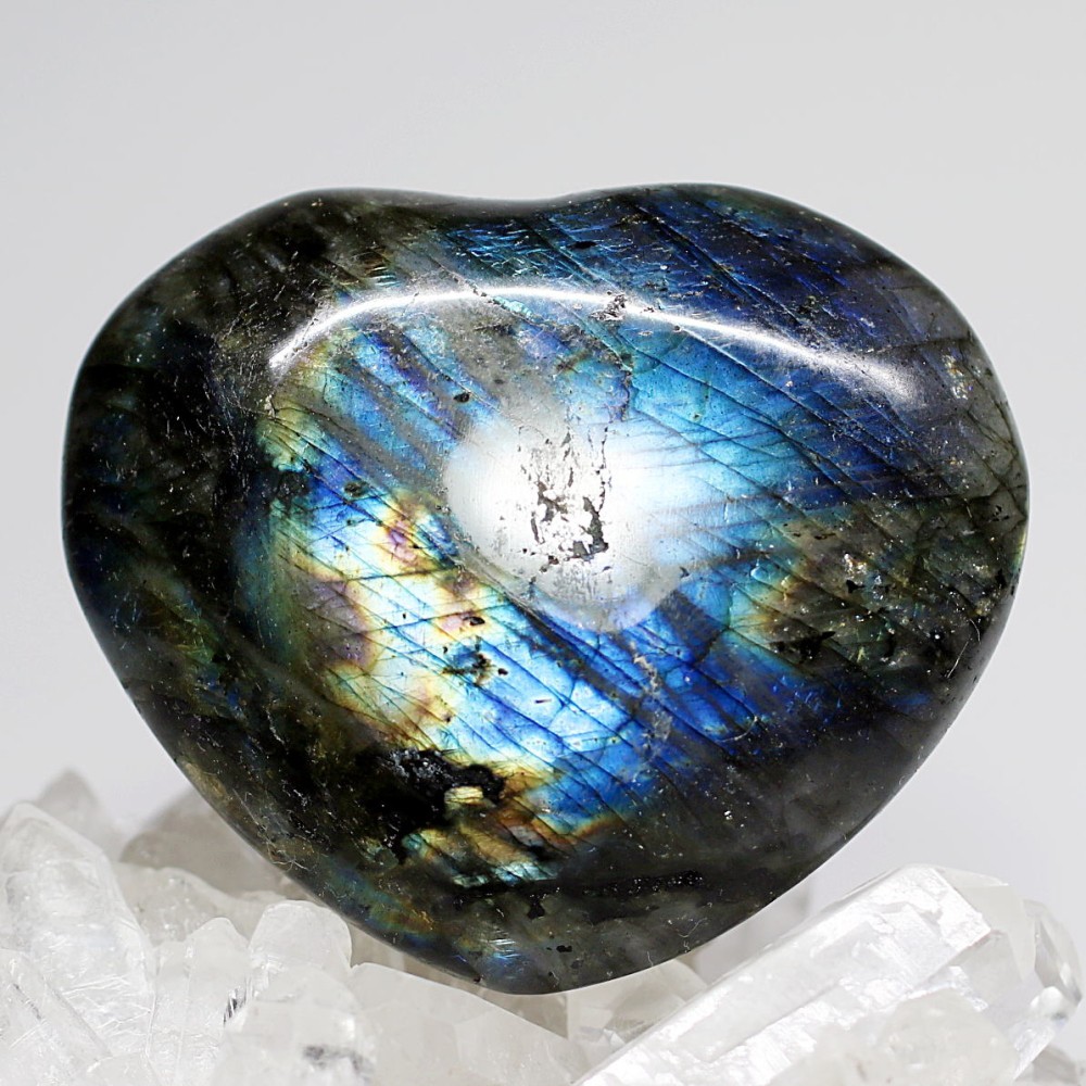 高品質・マダガスカル産]ラブラドライトハート型モチーフ（幅52mm