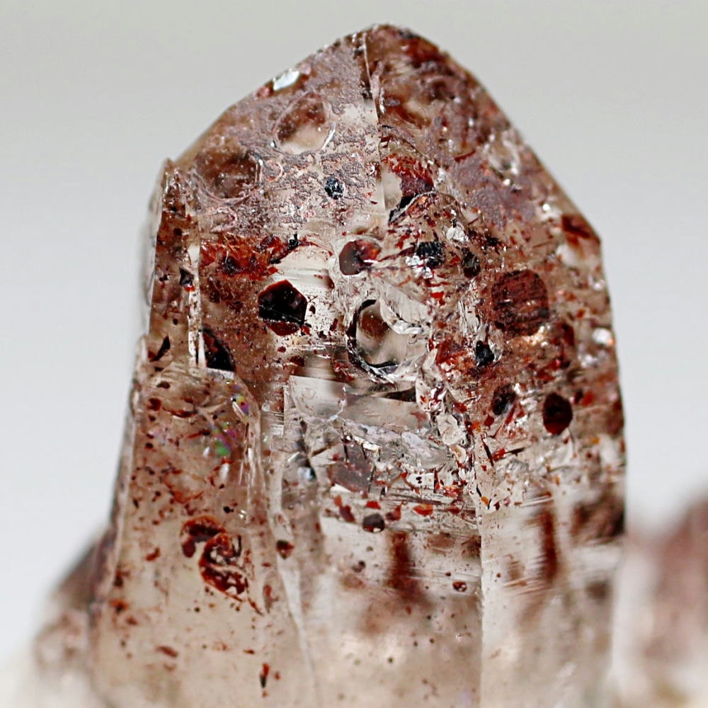 ブラジル/ミナスジェライス州産]レピドクロサイトインクォーツ＆オン