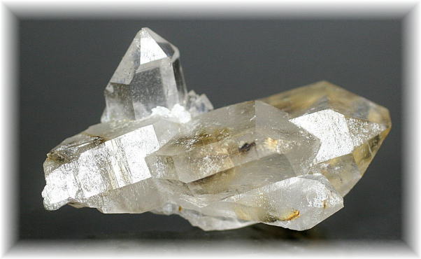 パキスタン/スカルドゥ産]ヒマラヤ水晶ルチルクォーツ原石クラスター