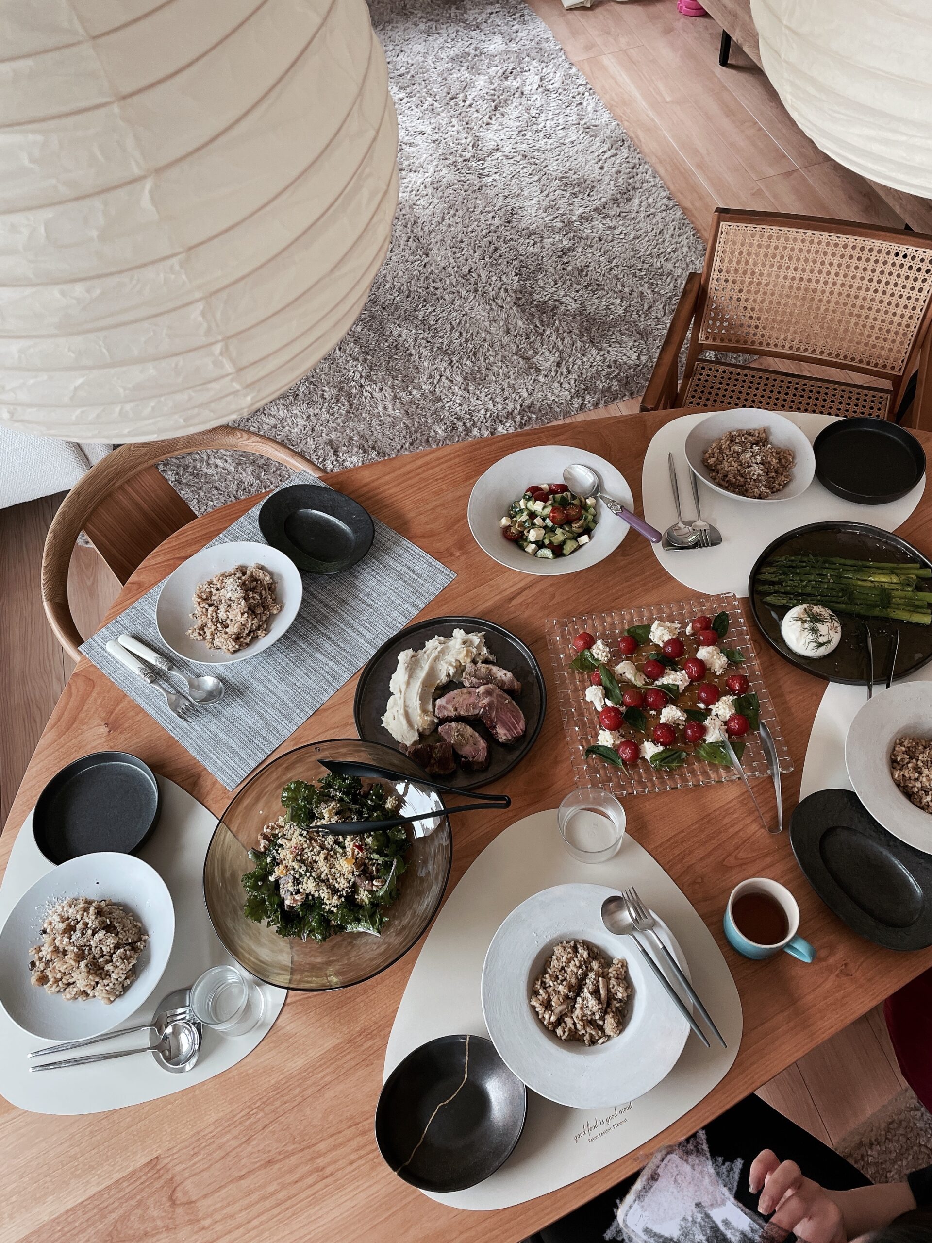 楽しく囲む変形テーブル｜ikususu FURNITURE｜無垢材家具・オーダー