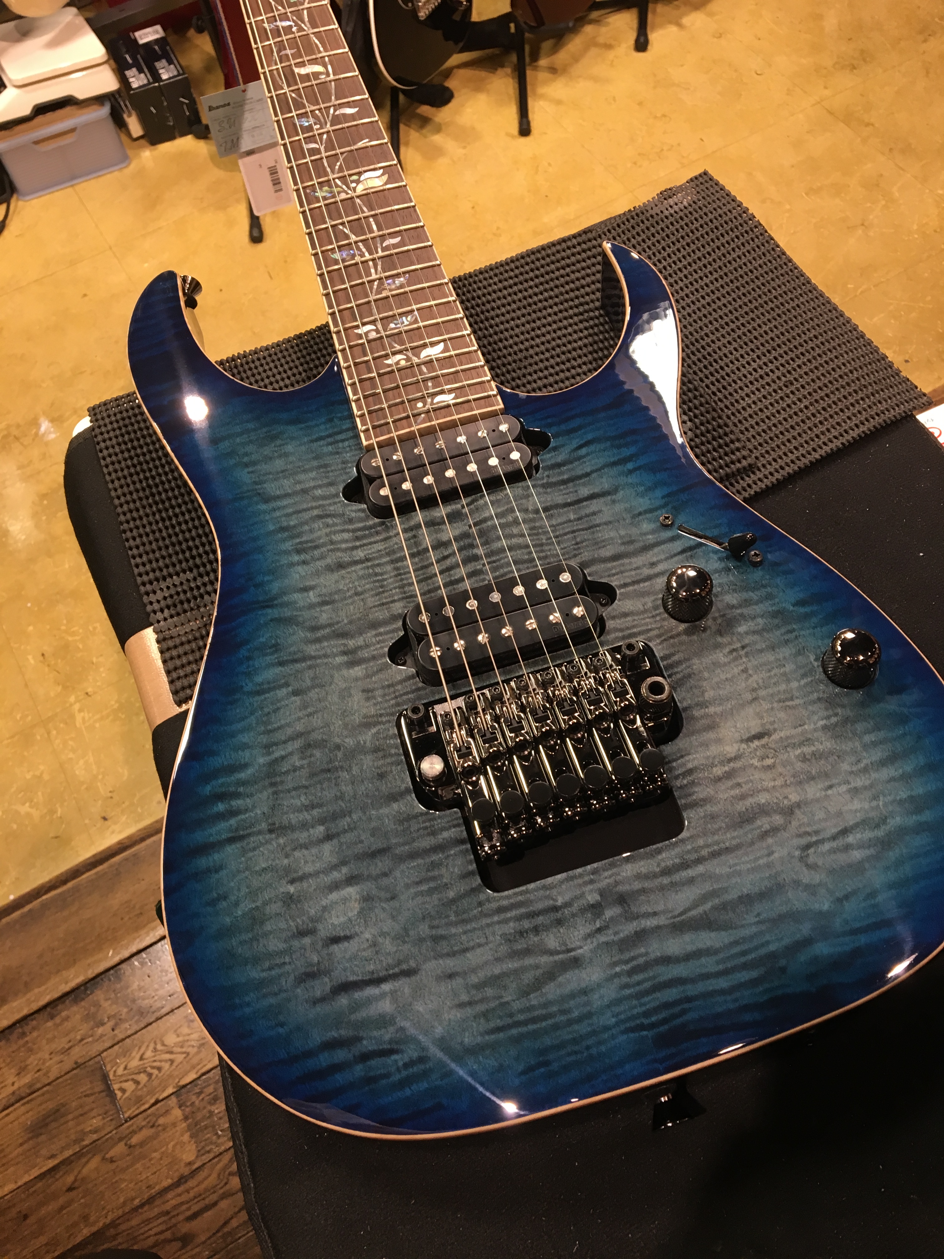 多弦の気持ち vol.3 ~Ibanez / J.custom 2018 RG8527Z Soda lite