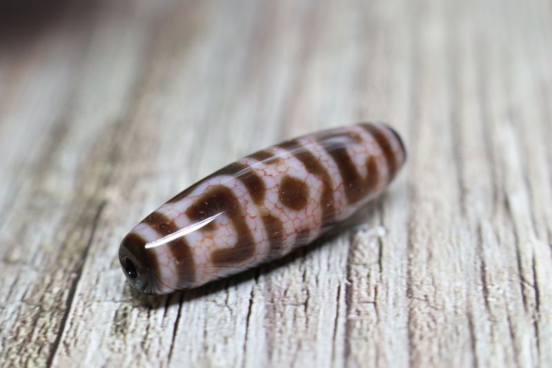 血糸龍紋・蓮師法帽天珠 38mm - 石縁パワーストーン専門店