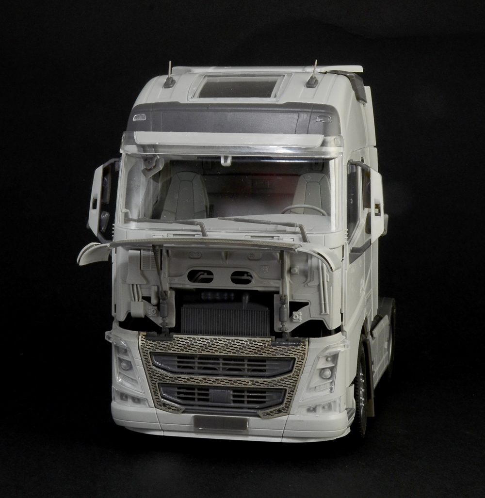 ITALERI - Volvo FH16 Globetrotter XL 1:24 scale - preview