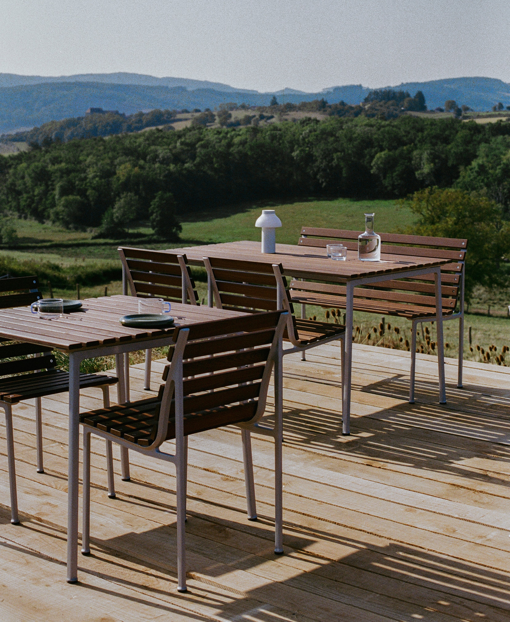 TRAVERSE TABLE / L140 x W83 x H74 cm - テーブル | 【公式】HAY