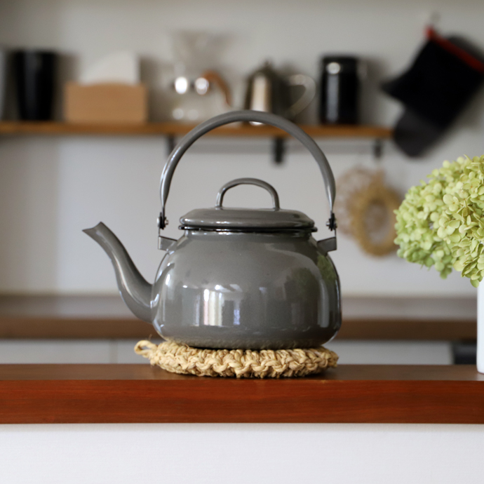 機能美で選ぶなら、ホーローのケトル | hushykke［ハシュケ］