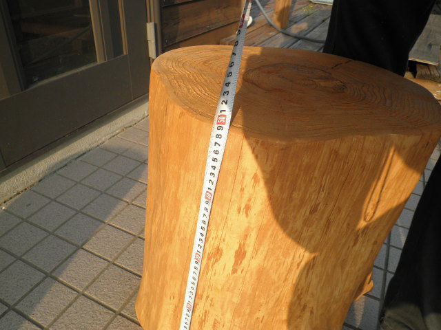 杉の丸太椅子・花台・切り株-ISU-A003 ひのき製オリジナル家具の