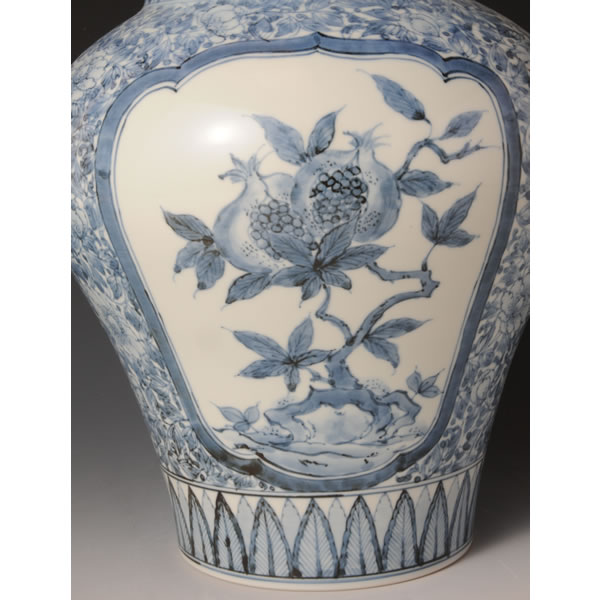 Japan Pottery Net / 染付窓絵草花文蓋付壷