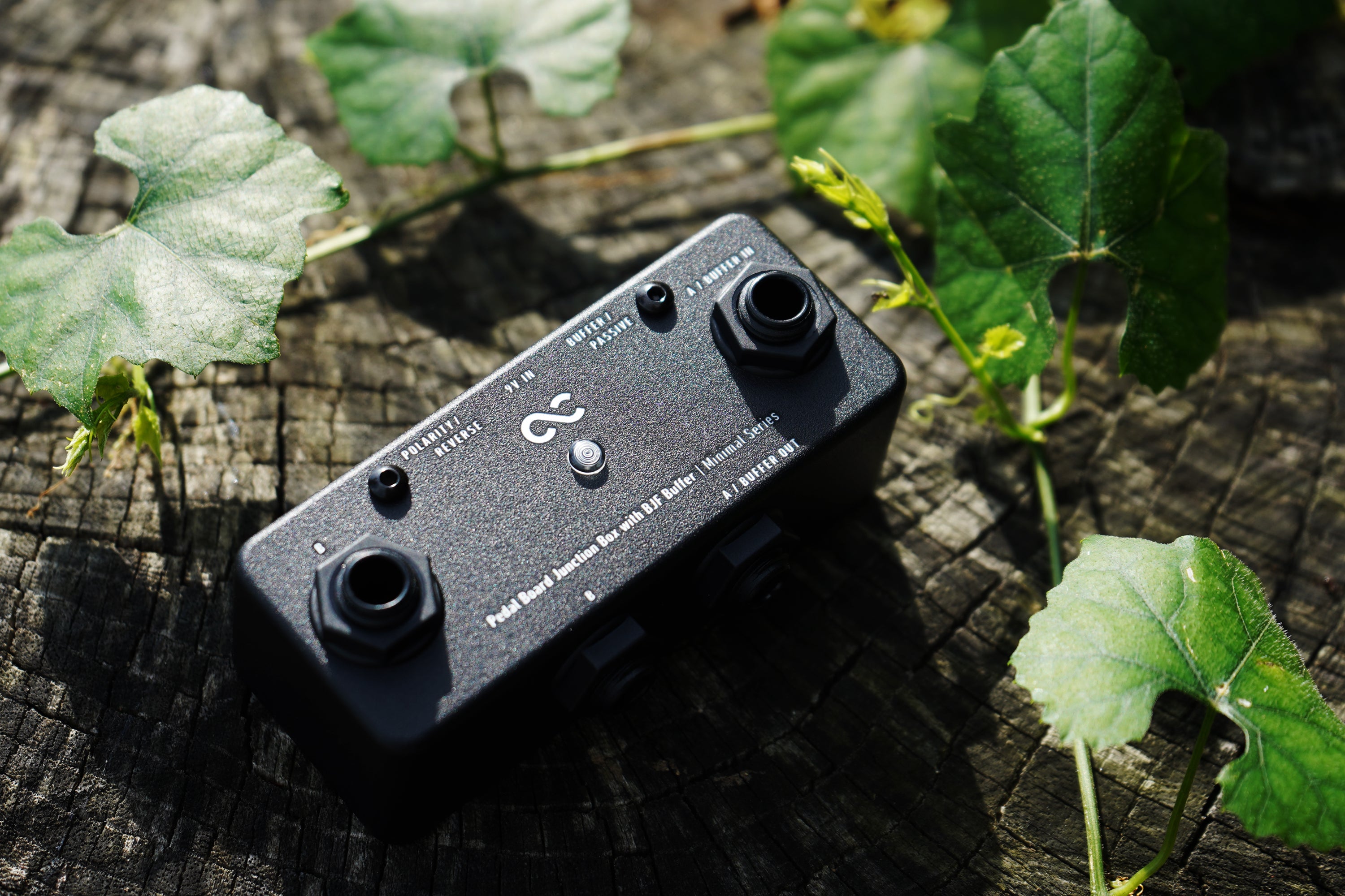 One Control Minimal Series Pedal Board Junction Box with BJF