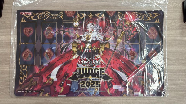 遊戯王 遊戯王 公式 プレイマット K9 ルプス JUDGE 2025 未開封 EU版