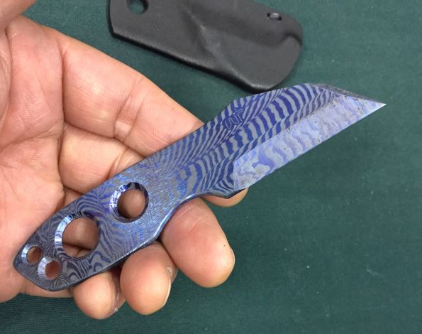 ウオーレントーマス、Warren Thomas タクティカルナイフ