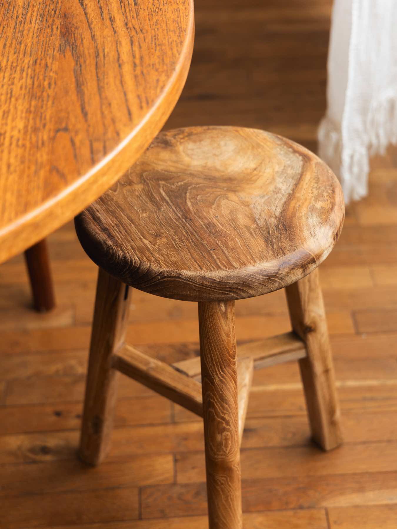 チークウッドスツール／ラウンド｜家具｜オルネ ド フォイユ公式