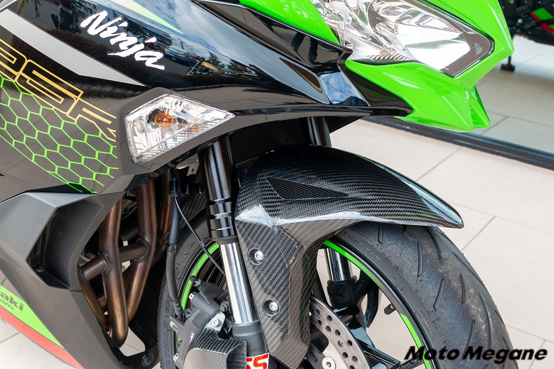 ARCHIのZX-25R用ハイクオリティーカーボン製カスタムパーツに注目