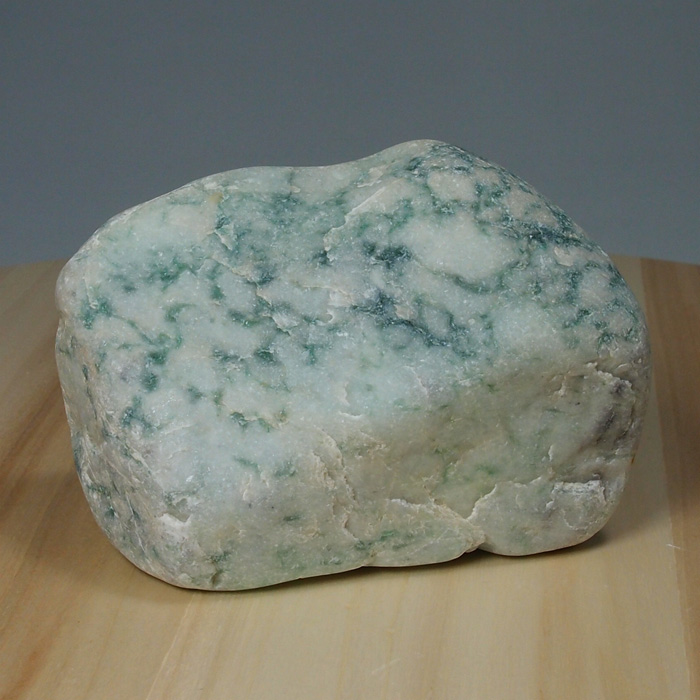 HS216T 糸魚川産翡翠原石 MoonMadness