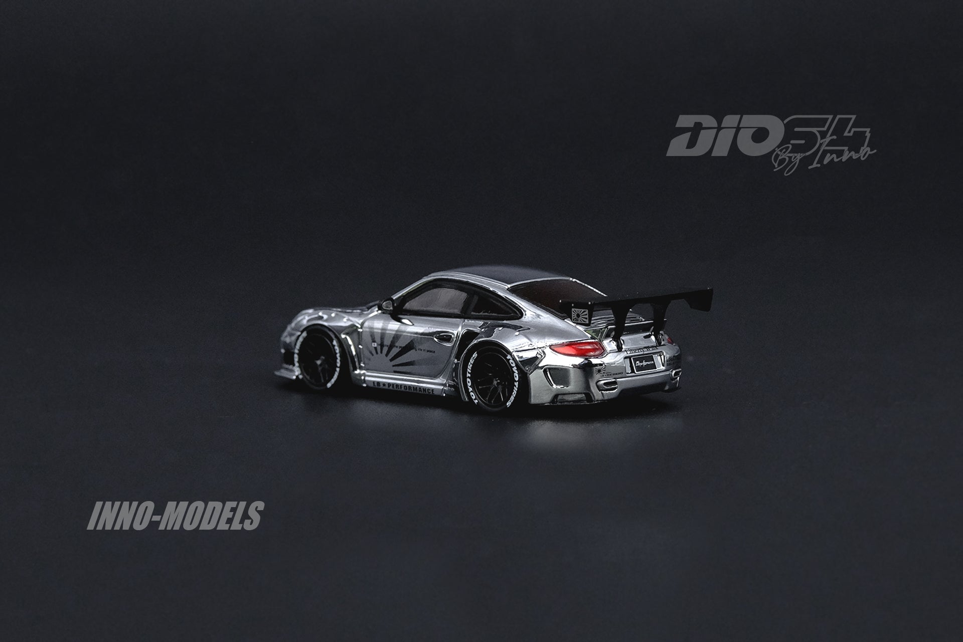 INNO Models 1:64 Liberty Walk Auto Salon Diorama Set with 1/64