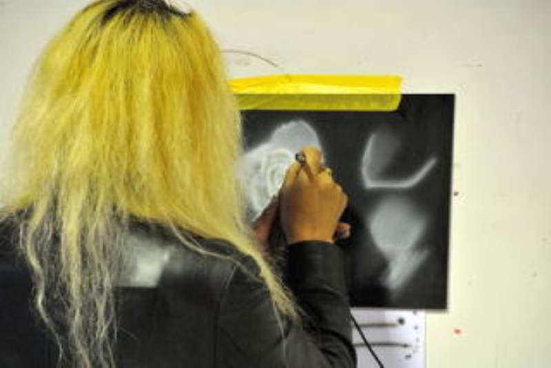 アネストIwata エアーブラシ CM-C | 商品の紹介 | 塗料・ペイント