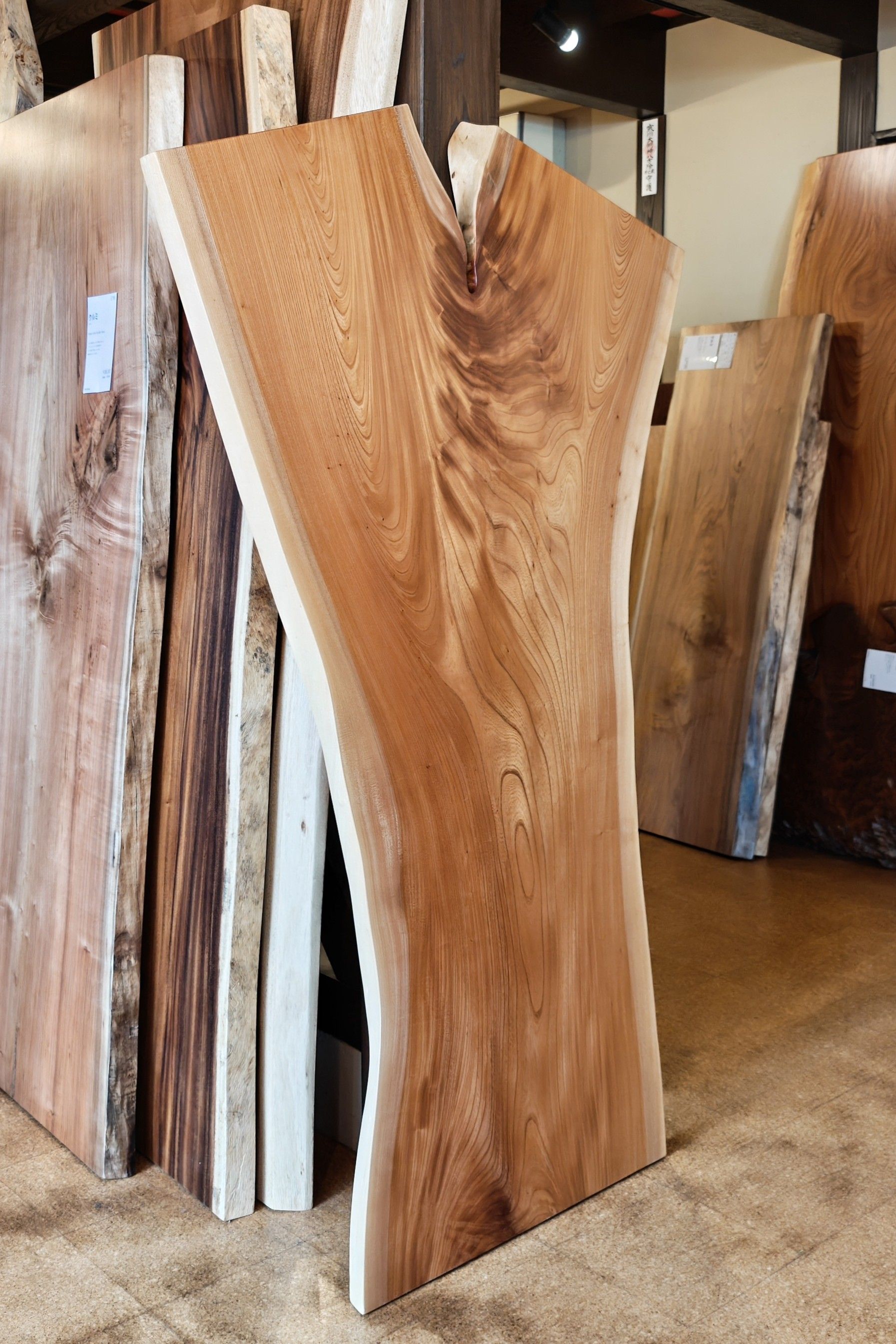 神奈川県 海老名店展示 一枚板 欅(けやき・ケヤキ)材 テーブル用天板