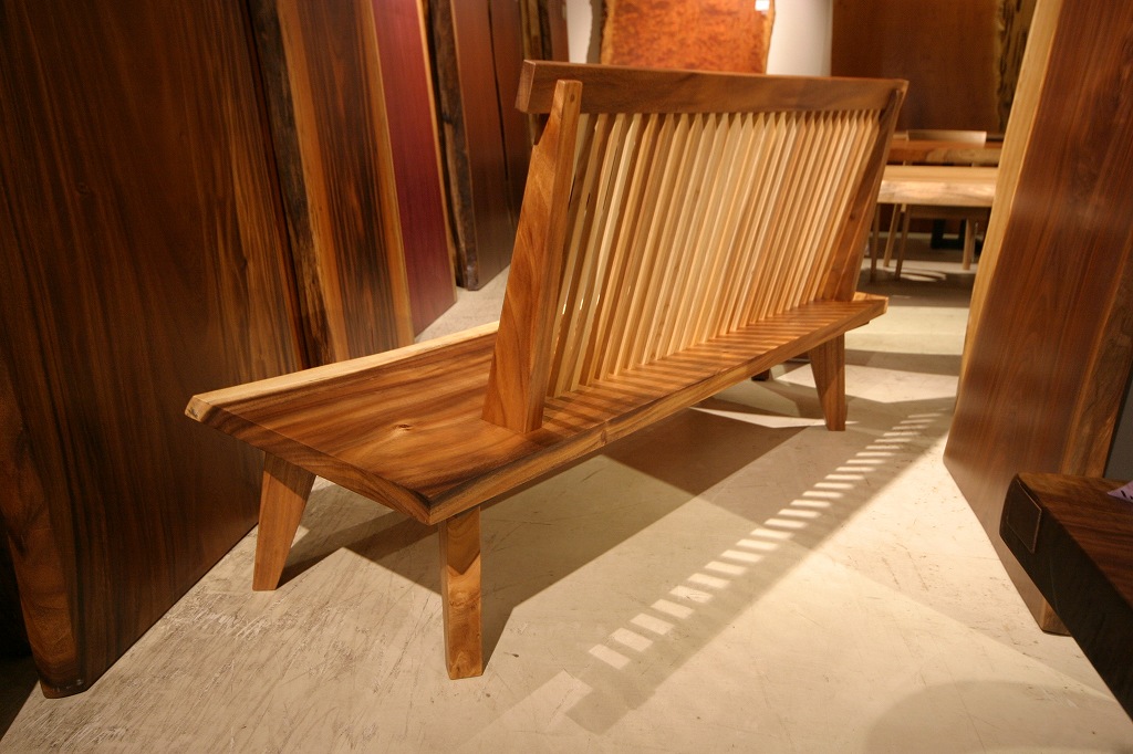 天然木 東京 新宿 東五軒町店展示 欅（けやき・ケヤキ）材 一枚板