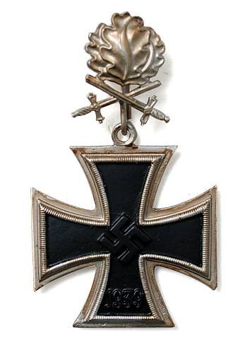 ドイツ軍 WWII 柏葉剣付 騎士鉄十字章/リボン付き/復刻モデル品/新品