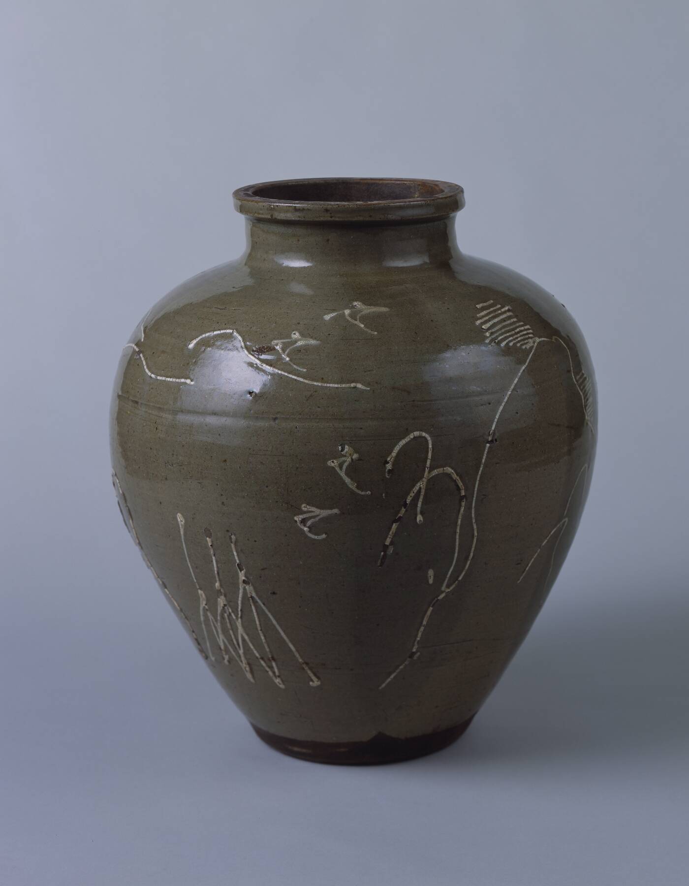 灰釉筒描山水図壺 – 兵庫陶芸美術館 収蔵品データベース