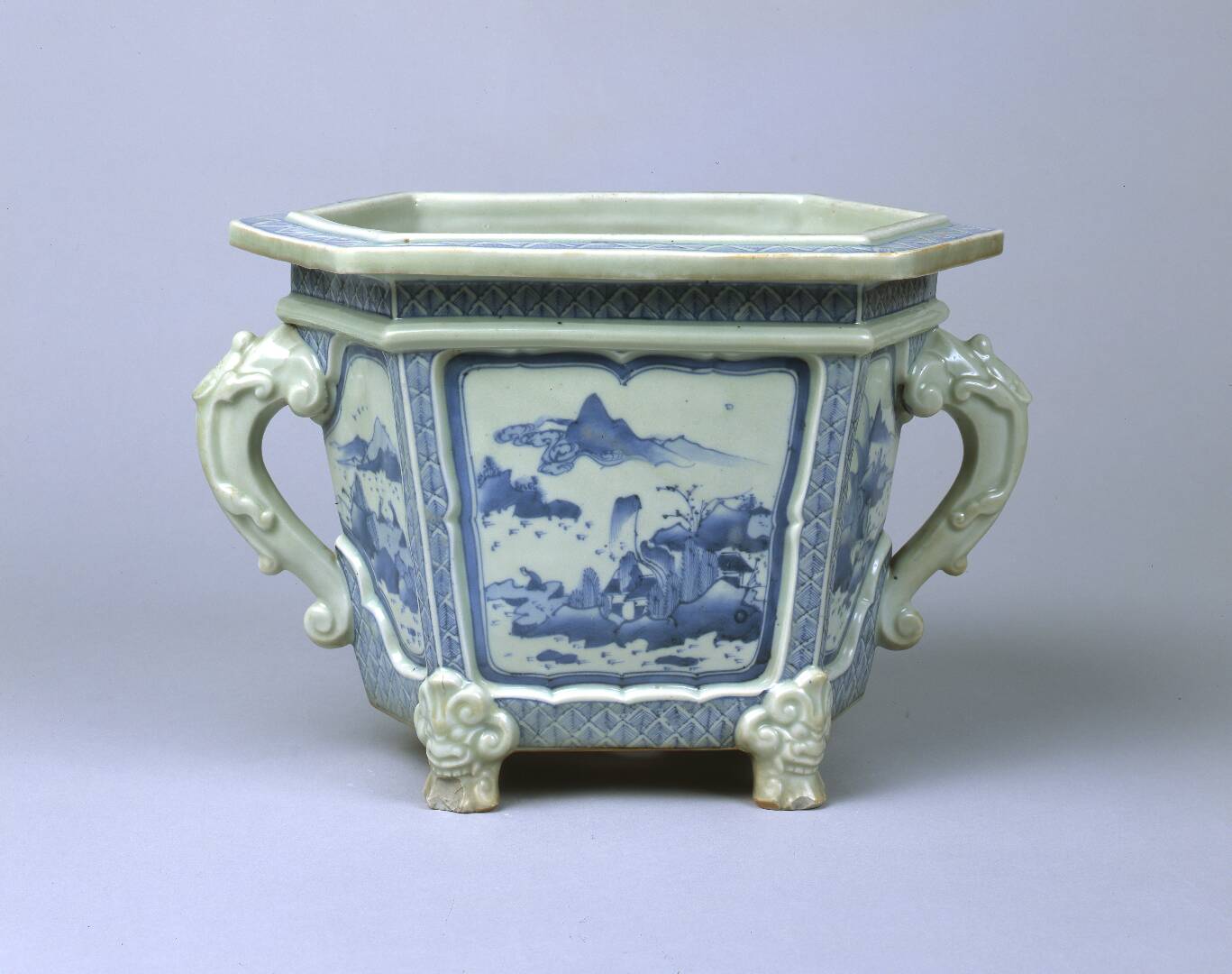 染付山水図獣耳植木鉢 – 兵庫陶芸美術館 収蔵品データベース