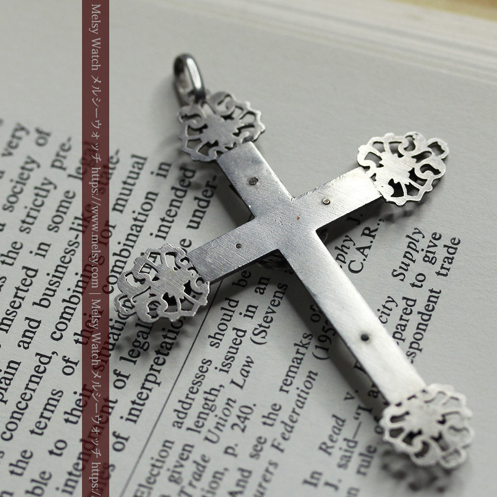 渋い雰囲気が伝わる 大人のアンティーククロス・十字架 【1900年頃】