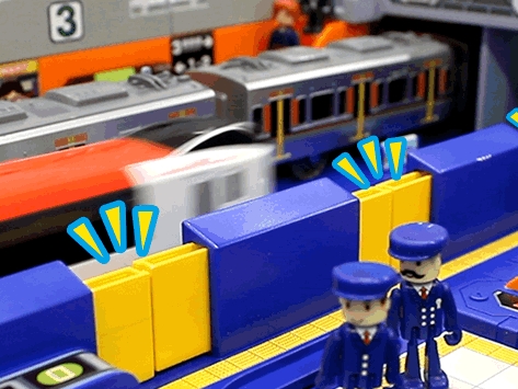 プラレール初「ホームドア設置の駅セット」発売がネットで話題に。よく