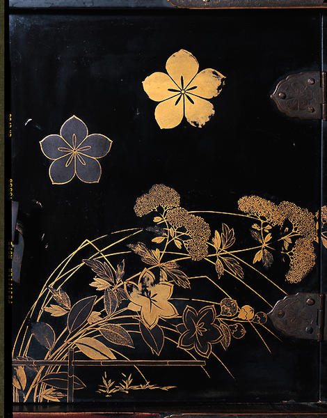 籬秋草桔梗紋散蒔絵厨子棚 - MIHO MUSEUM