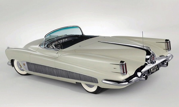 M-BASE エムベース ｜ カタログとその時代