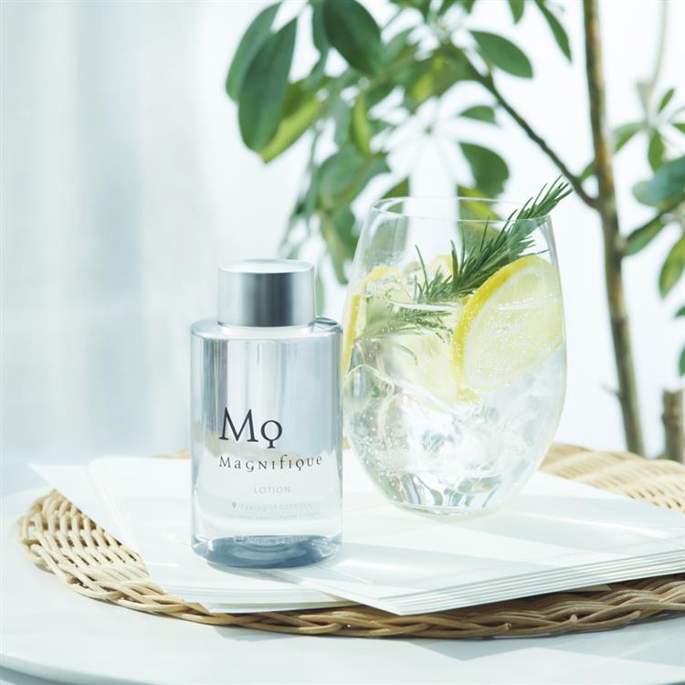 モイスチュアライジング ローション 200ml: コスメ＆ビューティー