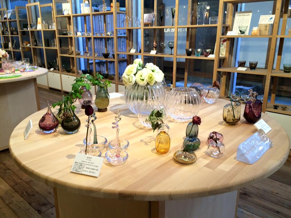 季節を切り取る」スガハラガラスのフラワーベース・花器 - Labotto