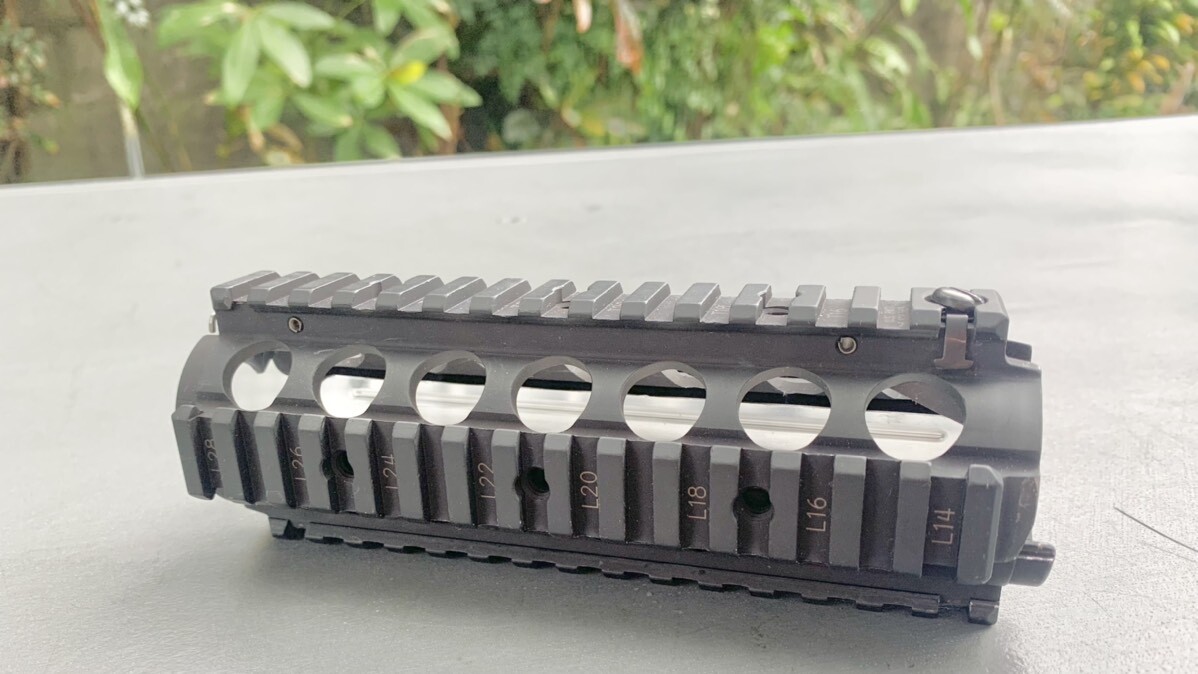 米軍放出品 ナイツ M4 ハンドガード レイル 実物 海兵隊 USMC 米軍実物 海兵隊 ハンドガード M4/M16/AR-15 ARMS