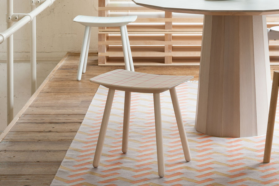 KARIMOKU NEW STANDARD (カリモクニュースタンダード) COLOURスツール