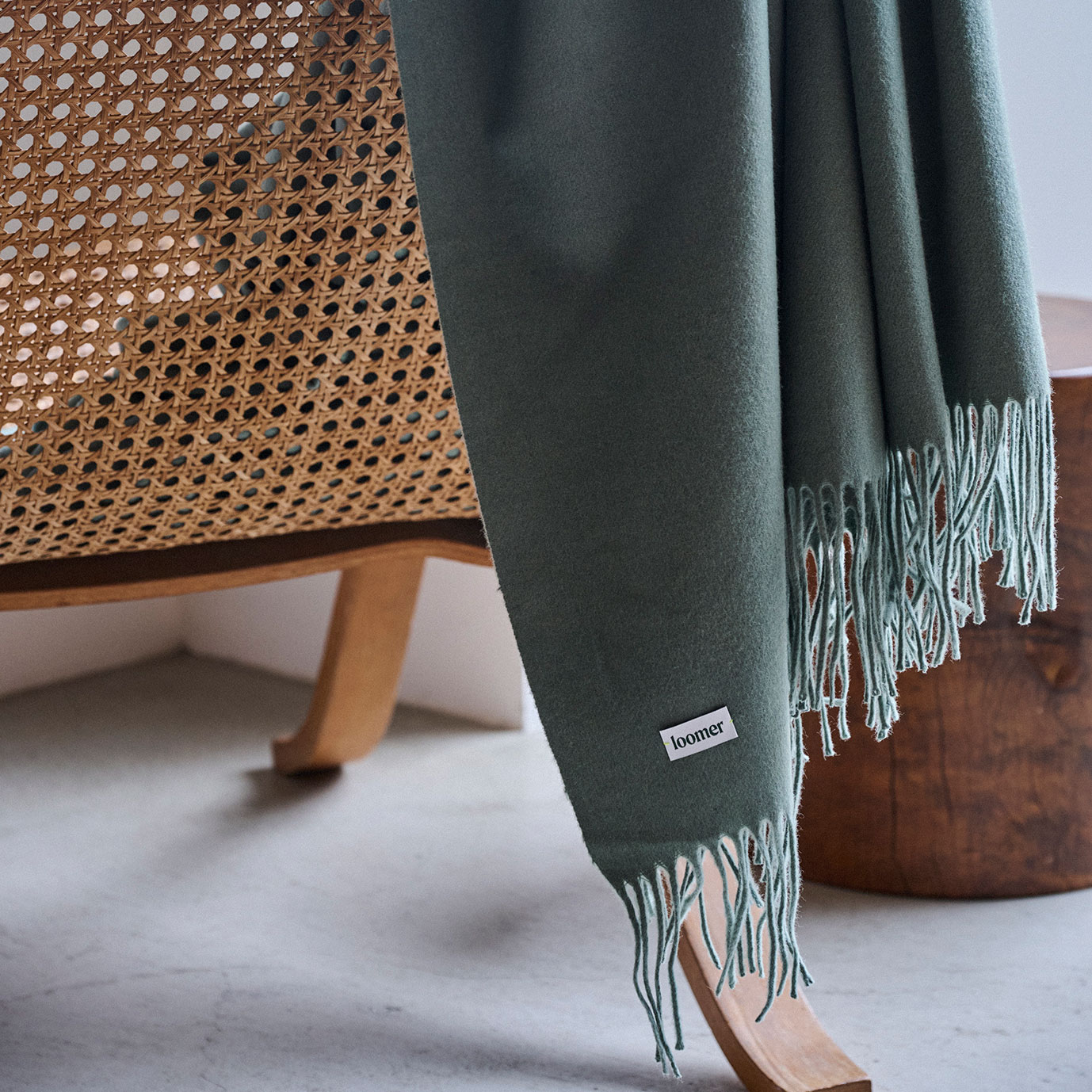 loomer（ルーマー）Wool Plain Blanket 140x215 セージ | LIVING MOTIF