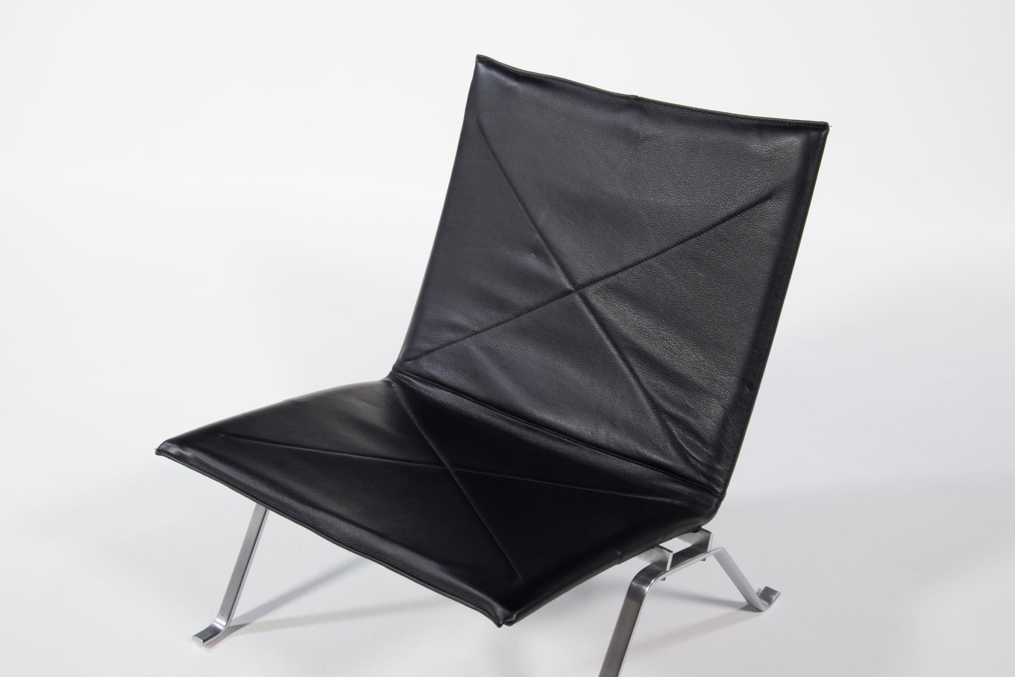 Poul Kjærholm PK22 by EKC｜Luca Scandinavia | 北欧ヴィンテージ