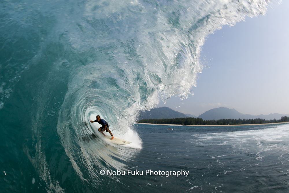 波乗り写真家 Nobu Fukuの旅 『アチェ 2016 ⑨』 - 波伝説 ニュース