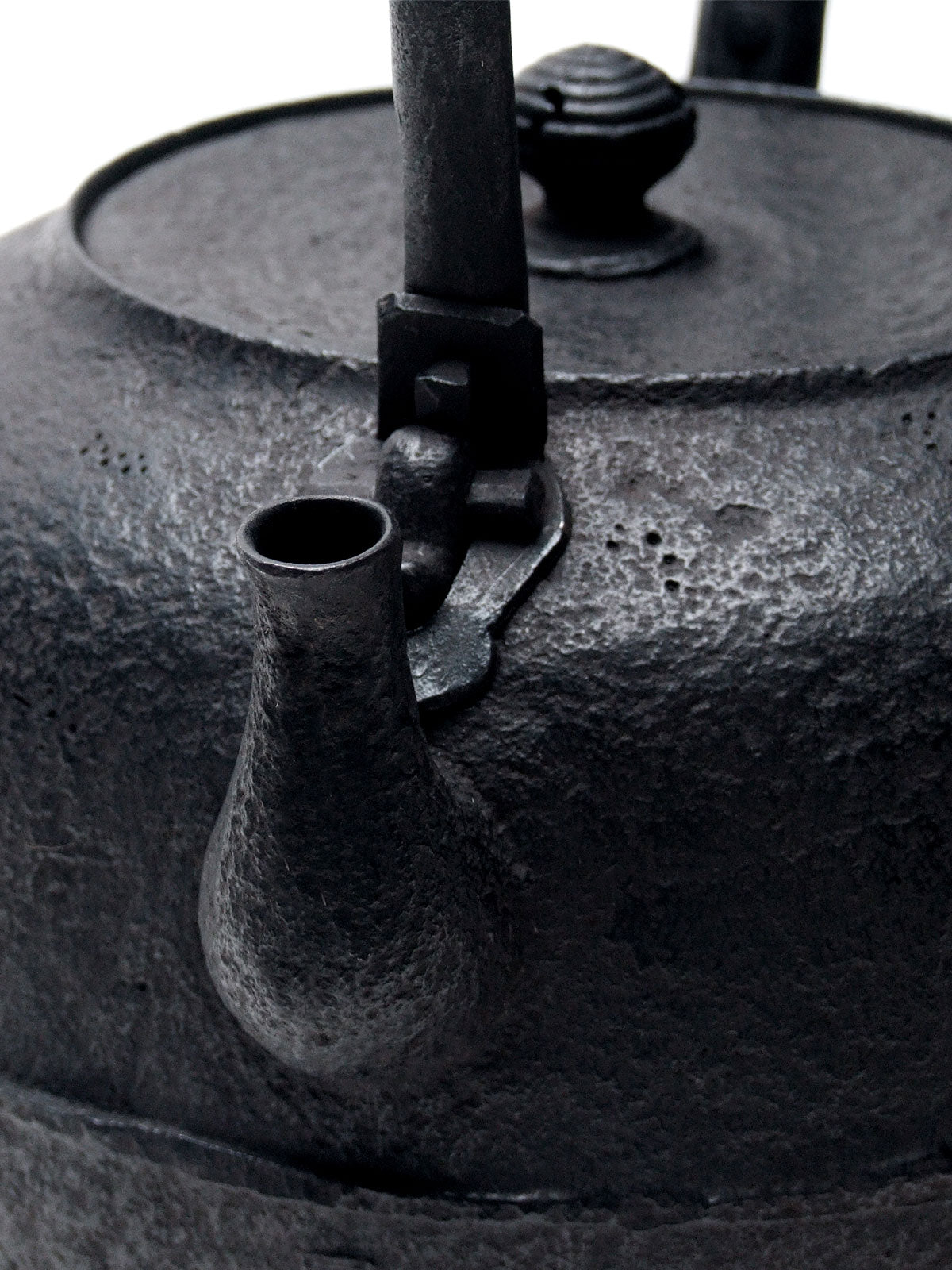 姥口宝珠形鉄瓶（大） – 御釜屋