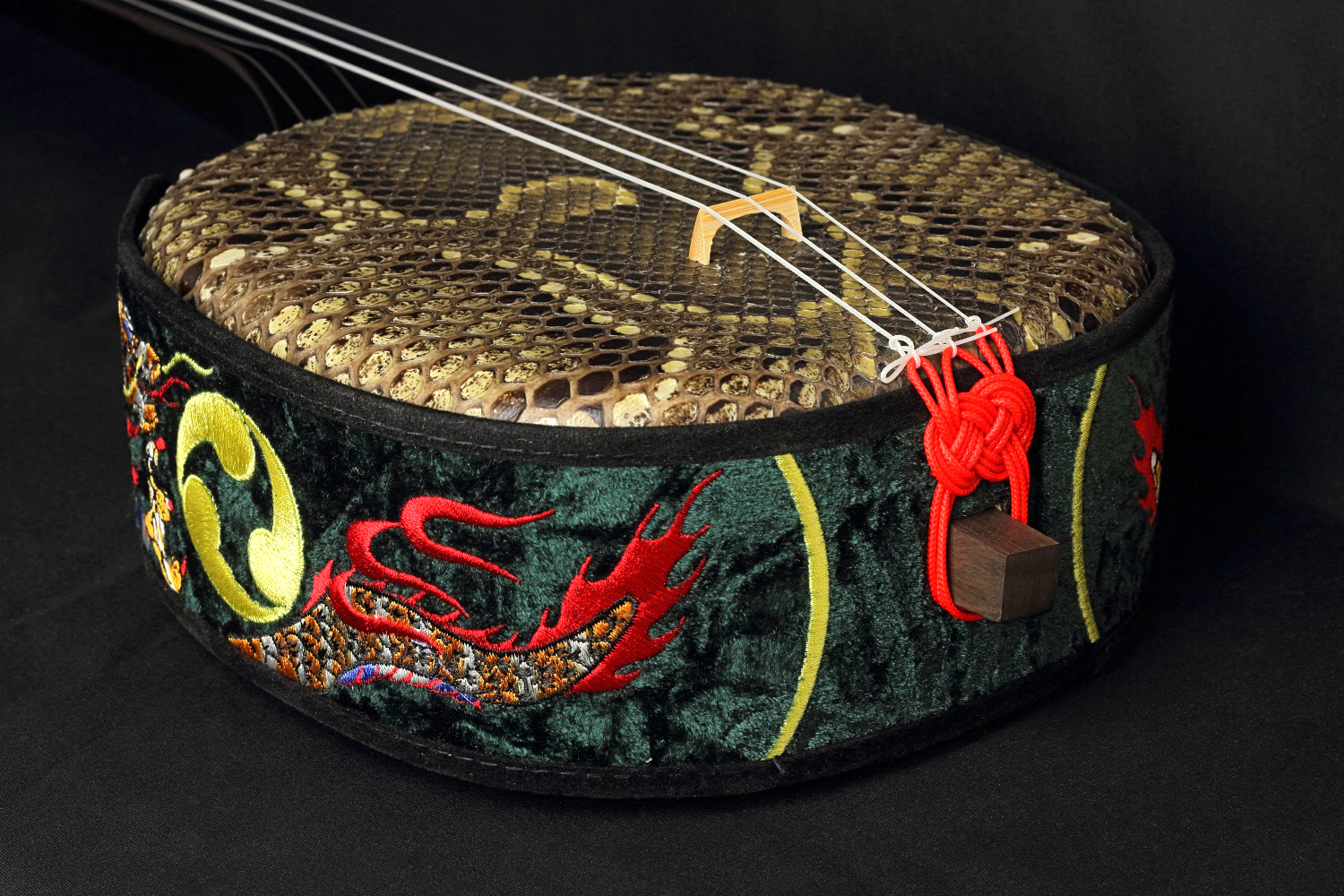 逸品三線】縞黒檀「真壁型」強化張り三線｜三線専門店ナビィ三線