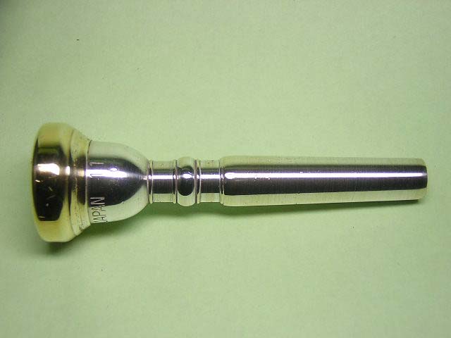 ヤマハ（旧タイプ） 中古トランペットマウスピース 11