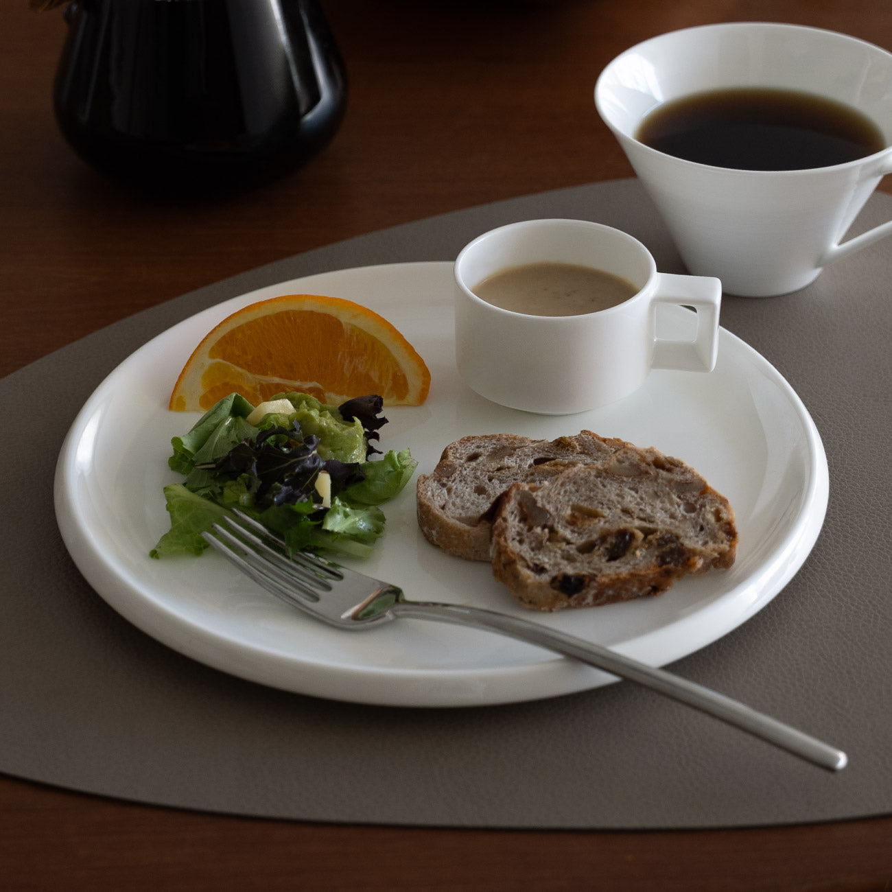 白いブランド食器｜ペアティ/スープマグ (300cc)&プレート｜EXQUISITE