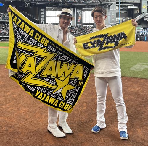 日本ハム】細川が矢沢永吉熱唱 矢沢は「YAZAWAタオル」掲げるも万波ら